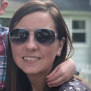 Meet your Posher, Devan